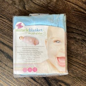 Miracleblanket baby swaddle